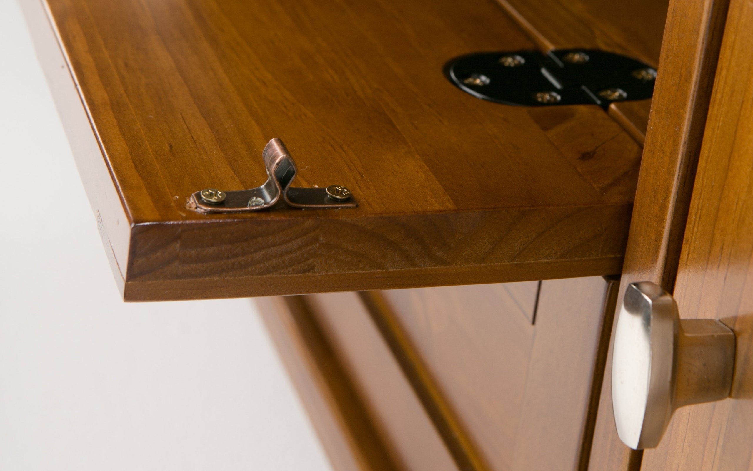 Light Golden Brown | Warm Shaker 72 inch TV Stand